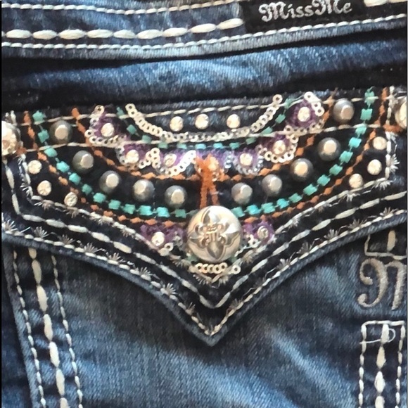 Miss Me Signature Boot Jeans - Picture 9 of 16